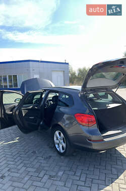 Универсал Opel Astra 2011 в 