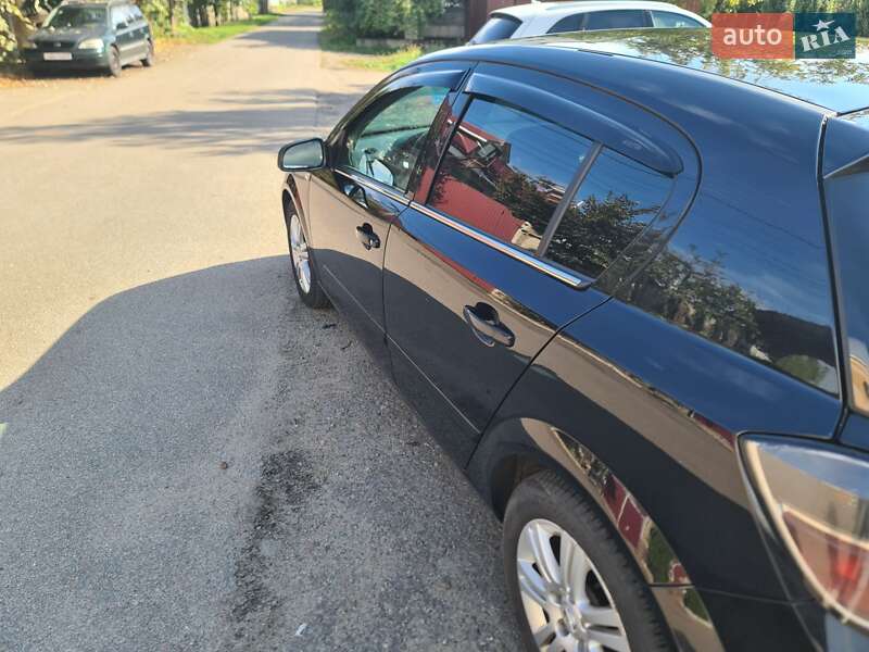 Хэтчбек Opel Astra 2008 в Киеве