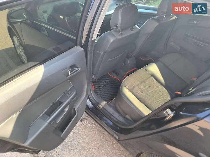 Хэтчбек Opel Astra 2008 в Киеве