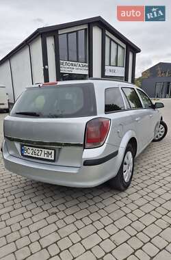 Универсал Opel Astra 2005 в 