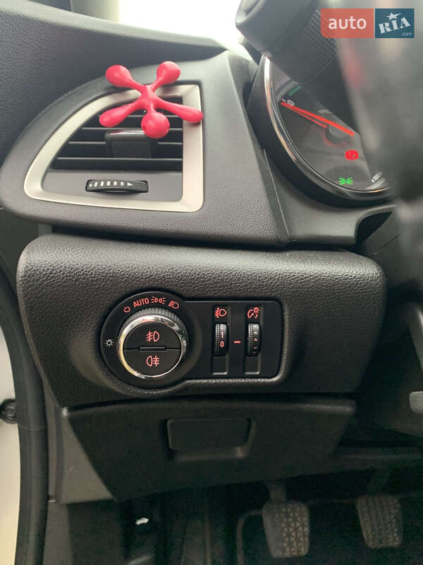 Универсал Opel Astra 2013 в Черкассах фото 9 Универсал Opel Astra 2013 в Черкассах