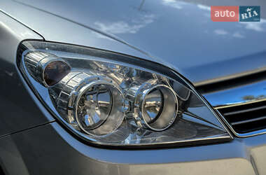 Универсал Opel Astra 2009 в 