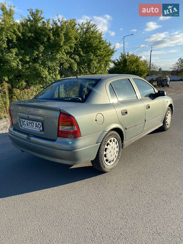 Седан Opel Astra 2006 в Львове
