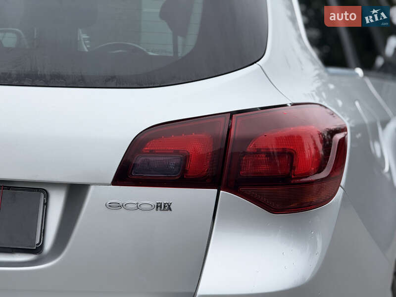 Универсал Opel Astra 2014 в Тернополе