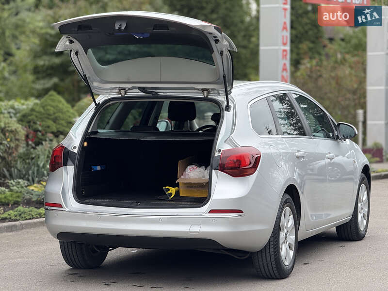 Универсал Opel Astra 2014 в Тернополе