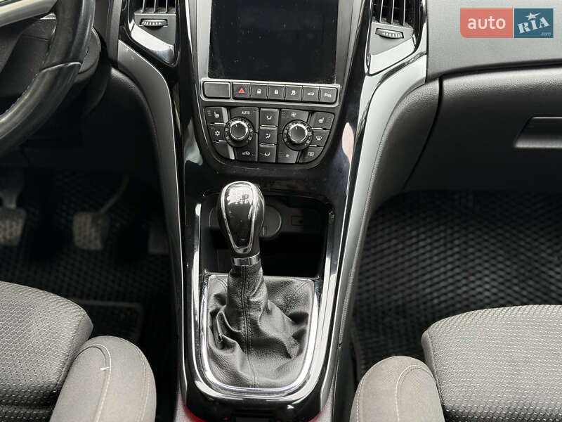 Универсал Opel Astra 2014 в Тернополе