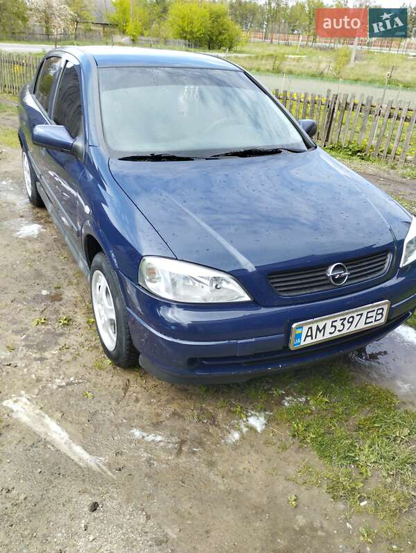 Седан Opel Astra 2002 в Звягеле