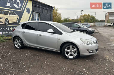 Хэтчбек Opel Astra 2010 в 