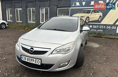 Хэтчбек Opel Astra 2010 в 