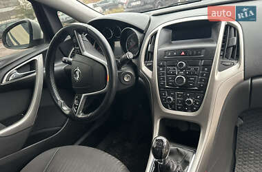 Хэтчбек Opel Astra 2010 в 