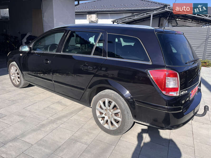 Универсал Opel Astra 2008 в Львове