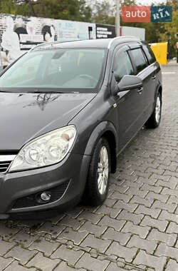 Универсал Opel Astra 2010 в 