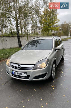 Універсал Opel Astra 2008 в  фото 2 Універсал Opel Astra 2008 в