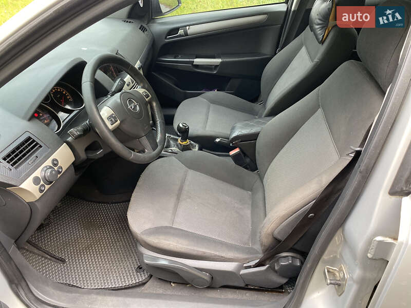 Универсал Opel Astra 2008 в Звягеле