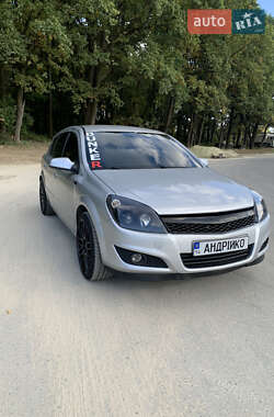 Хэтчбек Opel Astra 2005 в Львове