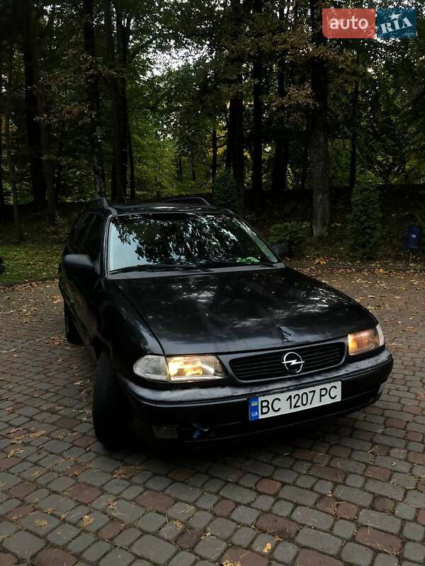 Універсал Opel Astra 1997 в  фото Універсал Opel Astra 1997 в