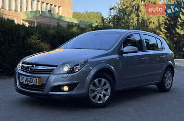 Хэтчбек Opel Astra 2008 в 