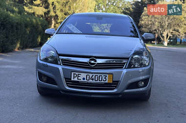 Хэтчбек Opel Astra 2008 в 