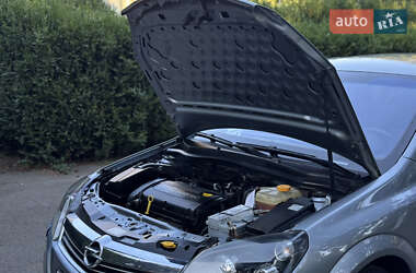 Хэтчбек Opel Astra 2008 в 