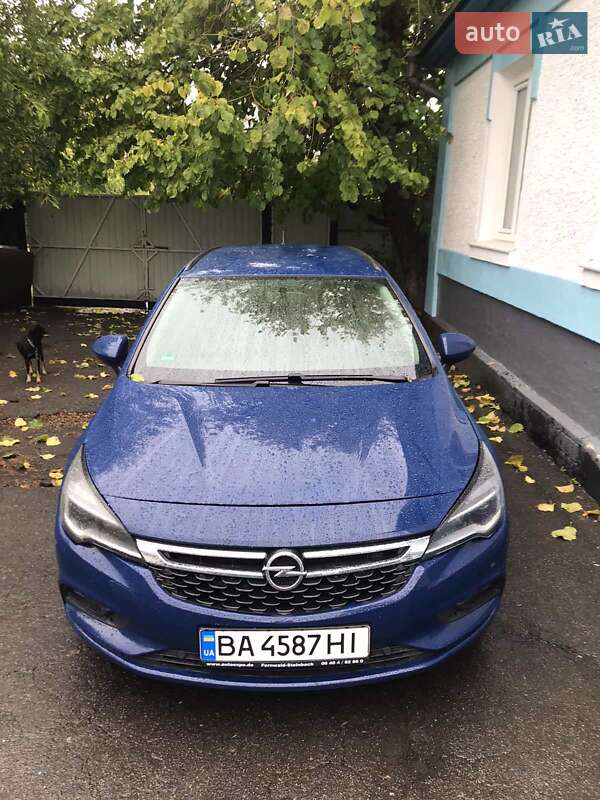 Универсал Opel Astra 2018 в Новоархангельске