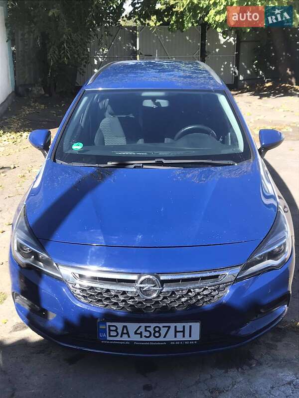 Универсал Opel Astra 2018 в Новоархангельске