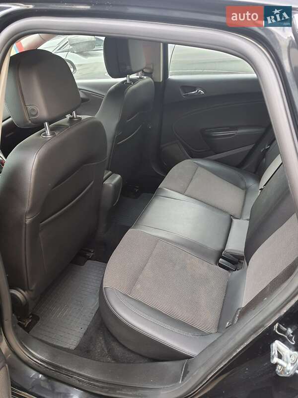 Хэтчбек Opel Astra 2012 в Ивано-Франковске фото 9 Хэтчбек Opel Astra 2012 в Ивано-Франковске