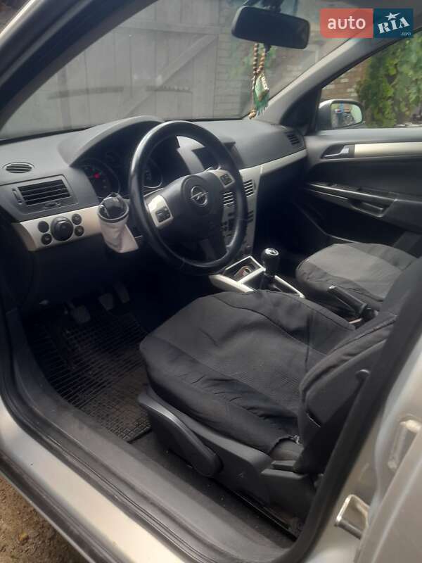 Універсал Opel Astra 2008 в Теплику