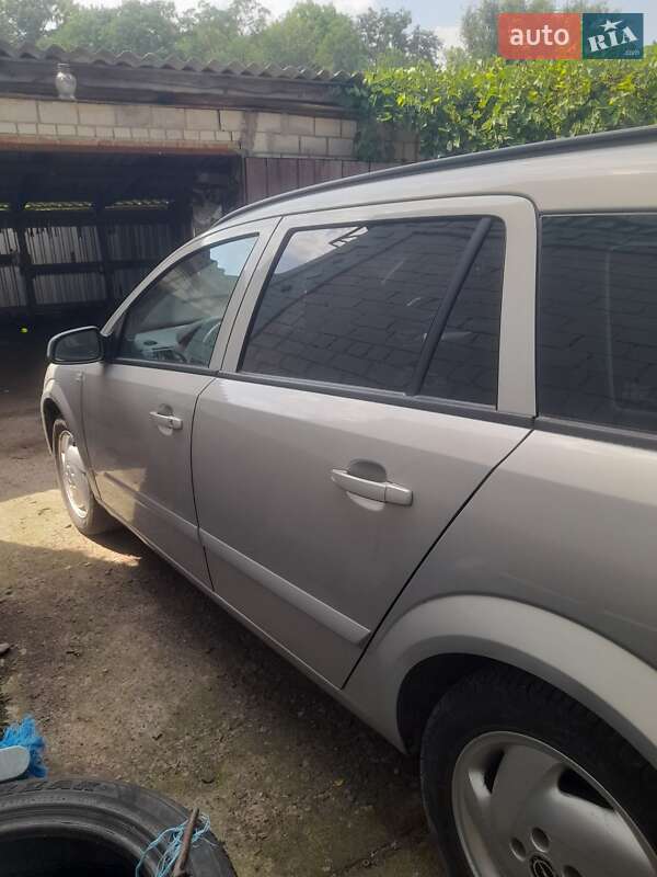 Універсал Opel Astra 2008 в Теплику