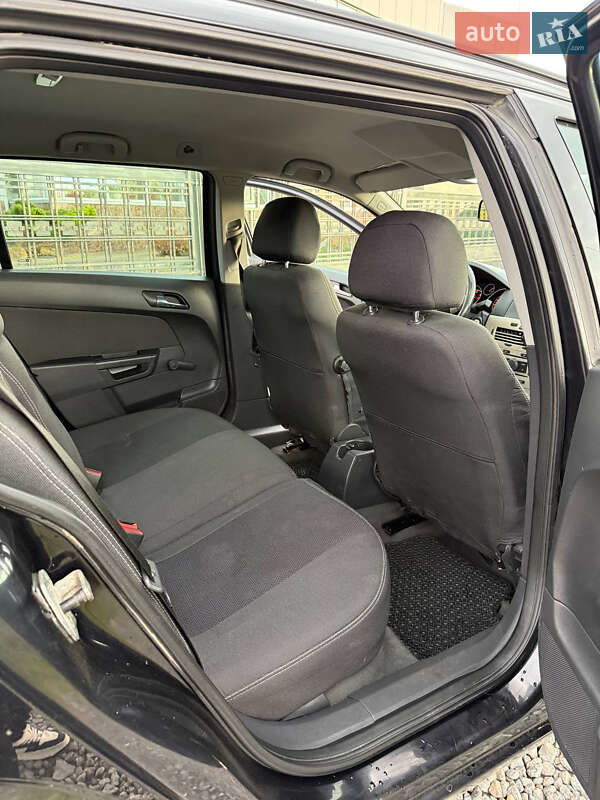 Универсал Opel Astra 2008 в Трускавце