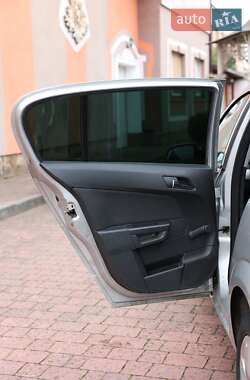 Хэтчбек Opel Astra 2008 в 