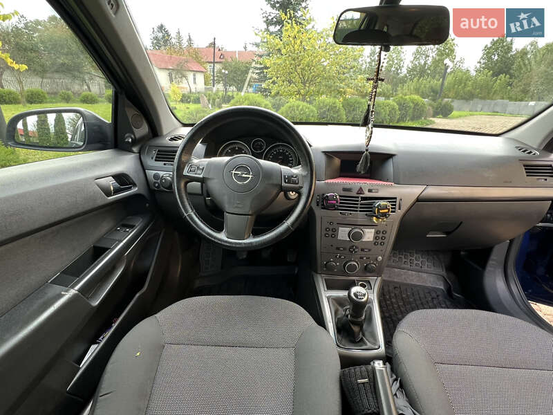 Универсал Opel Astra 2006 в Городенке