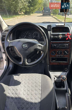 Седан Opel Astra 2000 в 
