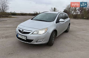 Универсал Opel Astra 2012 в Киеве