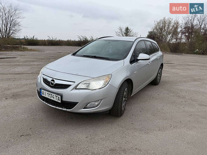 Opel Astra 2012