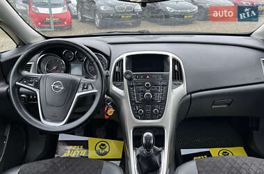 Универсал Opel Astra 2011 в 