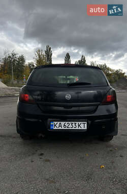 Хэтчбек Opel Astra 2005 в 