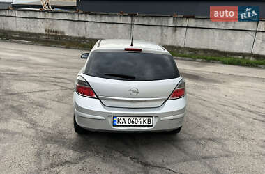 Хэтчбек Opel Astra 2013 в 