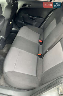 Хэтчбек Opel Astra 2013 в 