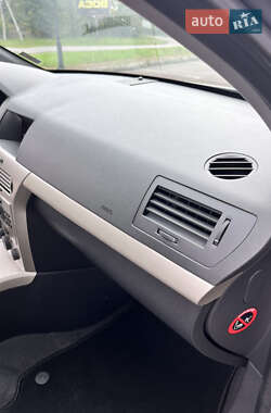 Универсал Opel Astra 2007 в 
