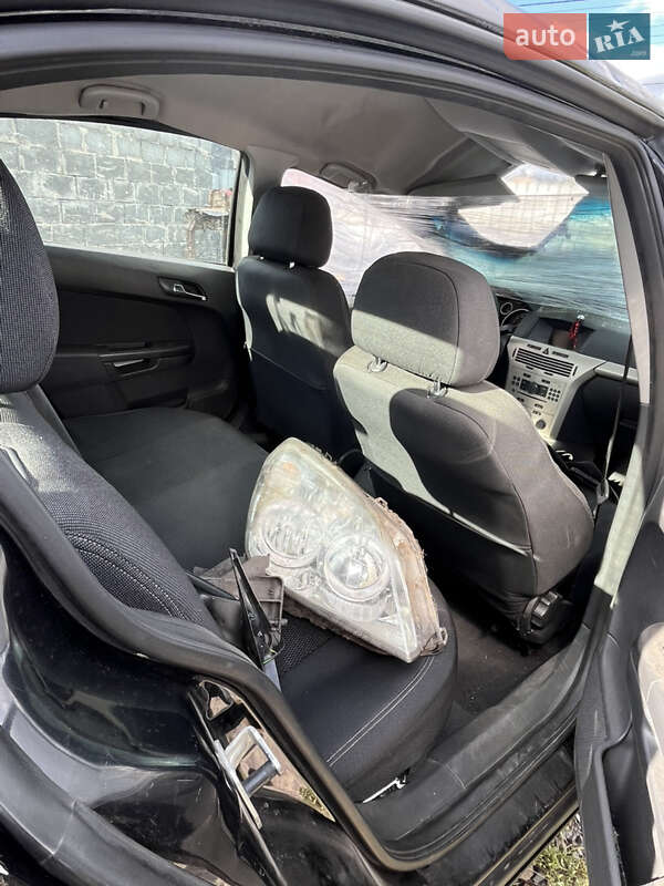 Седан Opel Astra 2008 в Смілі