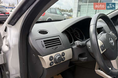 Универсал Opel Astra 2007 в 