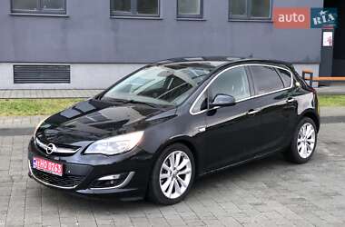 Хэтчбек Opel Astra 2014 в 