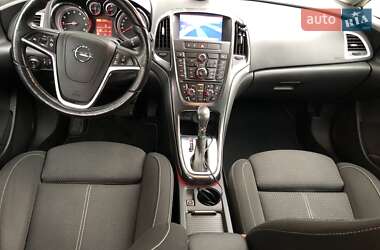 Хэтчбек Opel Astra 2014 в 