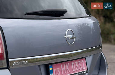 Универсал Opel Astra 2005 в 
