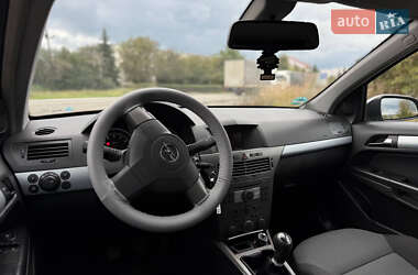 Универсал Opel Astra 2005 в 