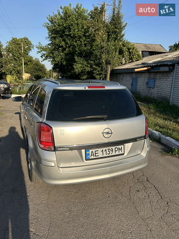 Универсал Opel Astra 2005 в Днепре