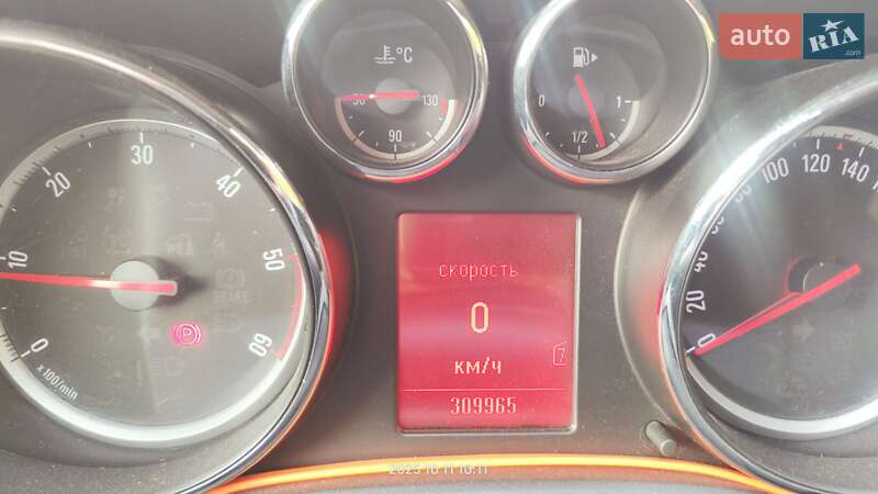 Универсал Opel Astra 2011 в Львове