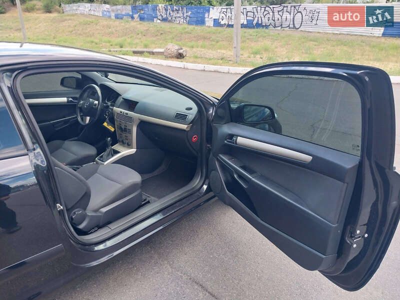 Хэтчбек Opel Astra 2008 в Кривом Роге