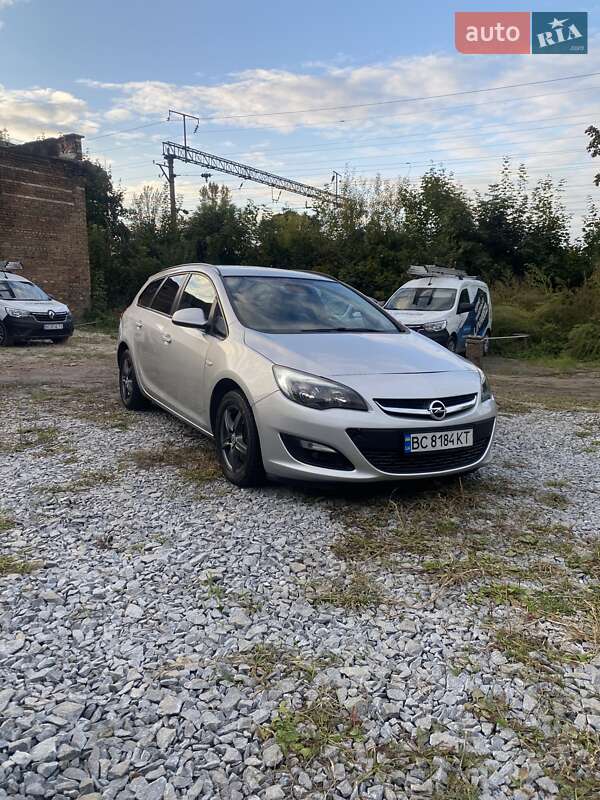 Универсал Opel Astra 2013 в Львове