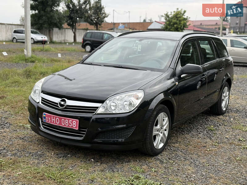 Універсал Opel Astra 2009 в Луцьку